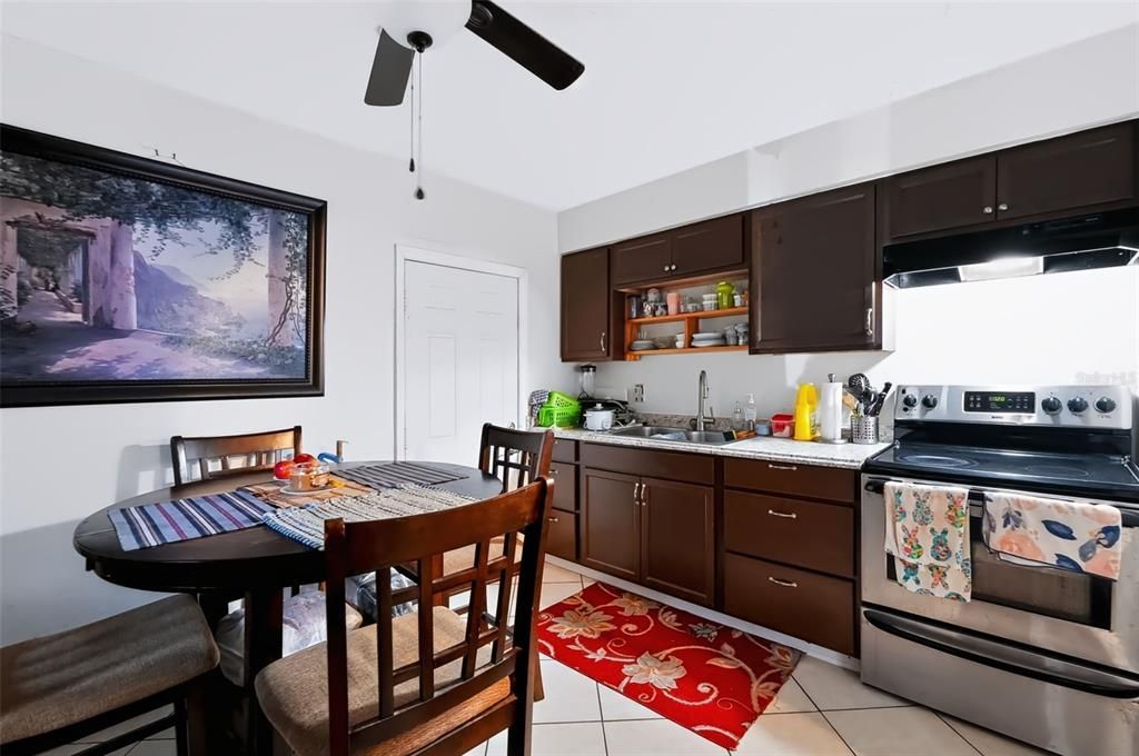Activo con contrato: $225,000 (2 camas, 1 baños, 720 Pies cuadrados)