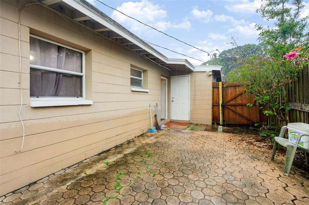 Activo con contrato: $225,000 (2 camas, 1 baños, 720 Pies cuadrados)