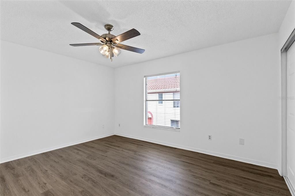 For Sale: $192,500 (2 beds, 1 baths, 1032 Square Feet)
