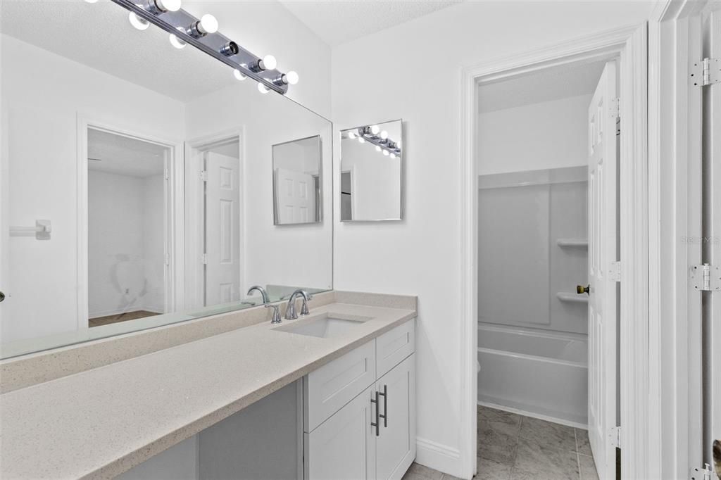 For Sale: $192,500 (2 beds, 1 baths, 1032 Square Feet)
