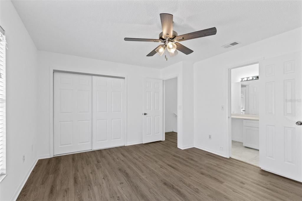 For Sale: $192,500 (2 beds, 1 baths, 1032 Square Feet)