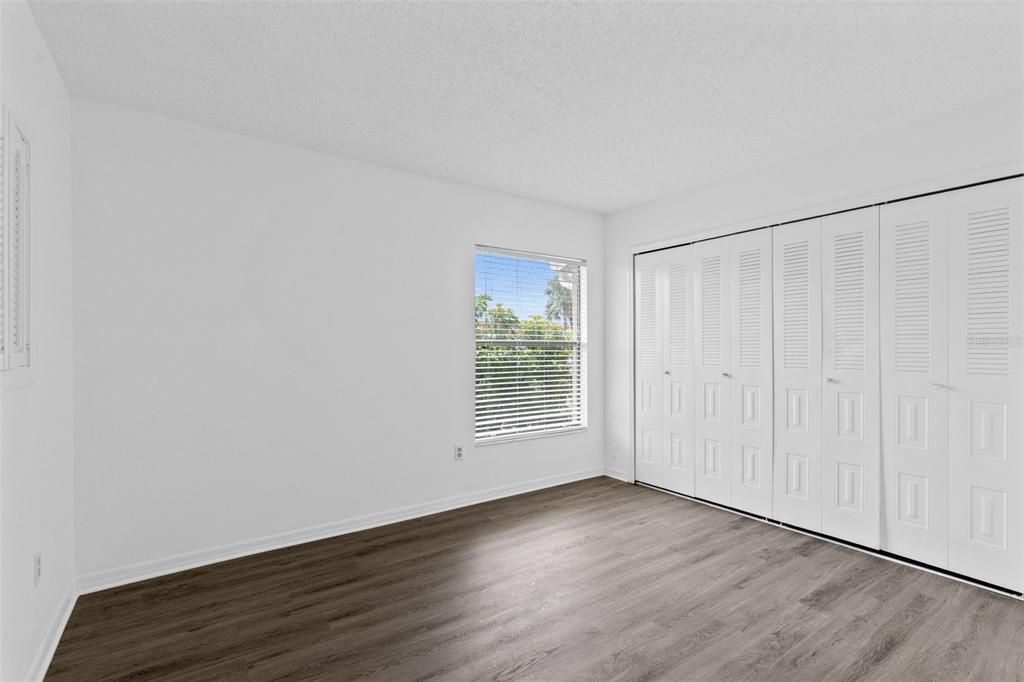 For Sale: $192,500 (2 beds, 1 baths, 1032 Square Feet)