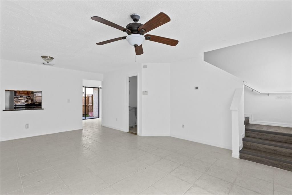 For Sale: $192,500 (2 beds, 1 baths, 1032 Square Feet)