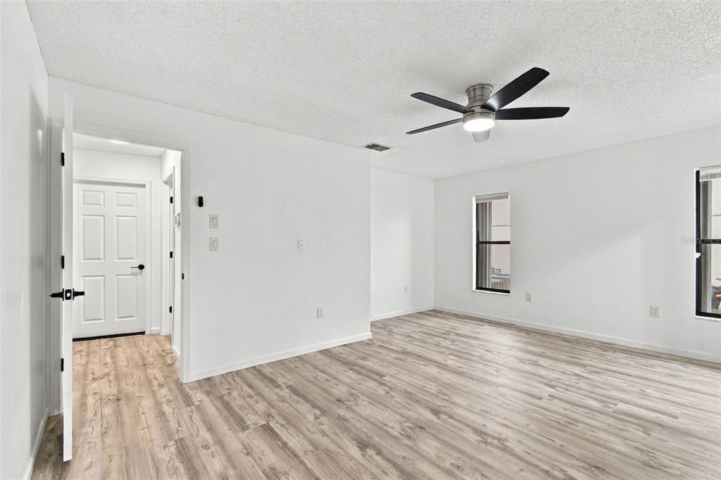 En Venta: $347,999 (3 camas, 2 baños, 1670 Pies cuadrados)