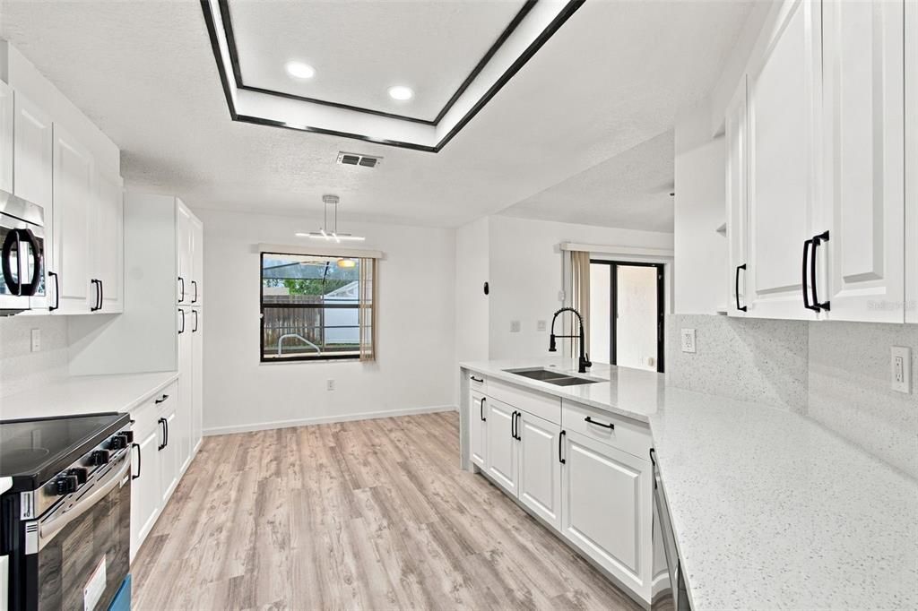 En Venta: $347,999 (3 camas, 2 baños, 1670 Pies cuadrados)
