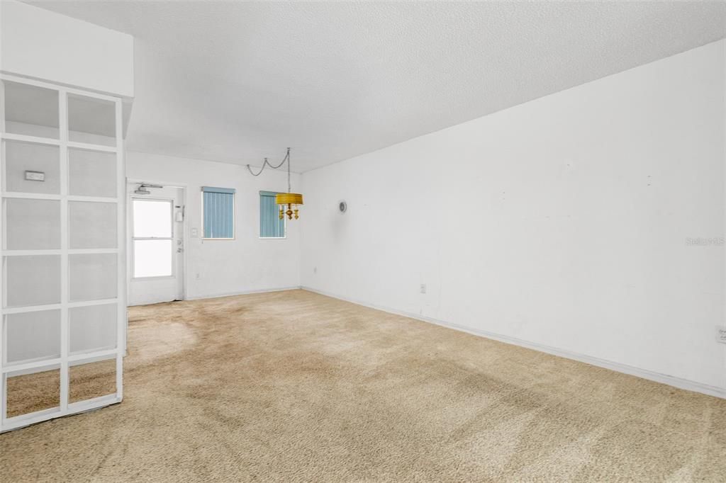 En Venta: $359,000 (1 camas, 1 baños, 700 Pies cuadrados)