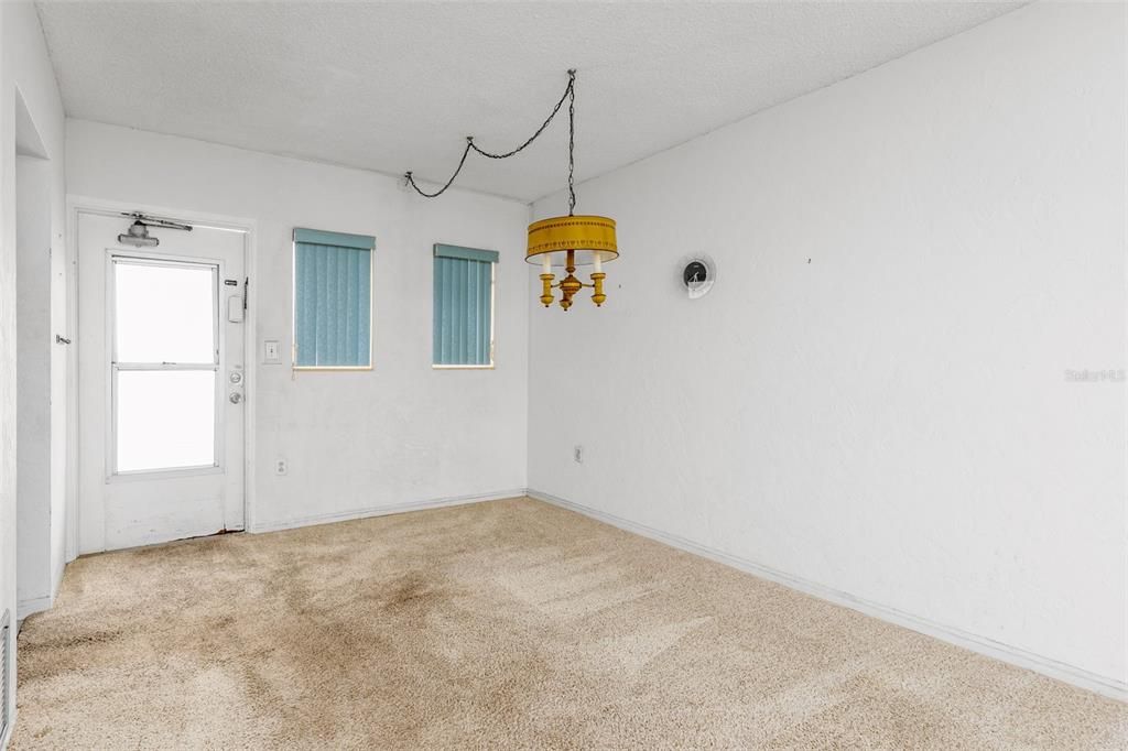 En Venta: $359,000 (1 camas, 1 baños, 700 Pies cuadrados)