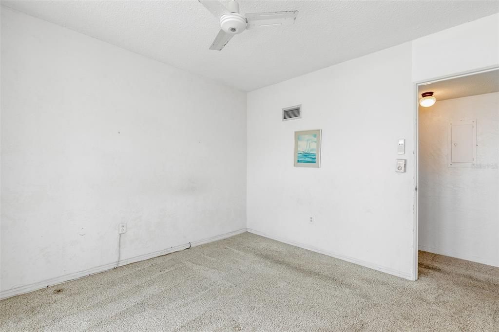 En Venta: $359,000 (1 camas, 1 baños, 700 Pies cuadrados)
