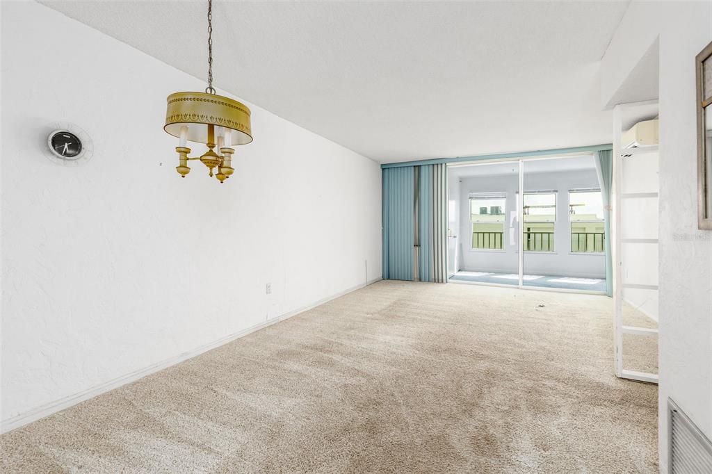 En Venta: $359,000 (1 camas, 1 baños, 700 Pies cuadrados)