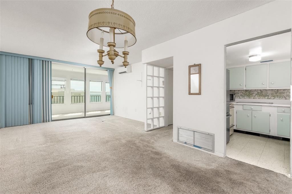 En Venta: $359,000 (1 camas, 1 baños, 700 Pies cuadrados)