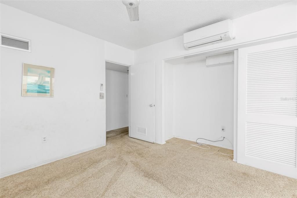 En Venta: $359,000 (1 camas, 1 baños, 700 Pies cuadrados)