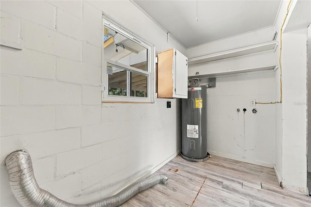 На продажу: $259,900 (3 спален, 2 ванн, 1241 Квадратных фут)