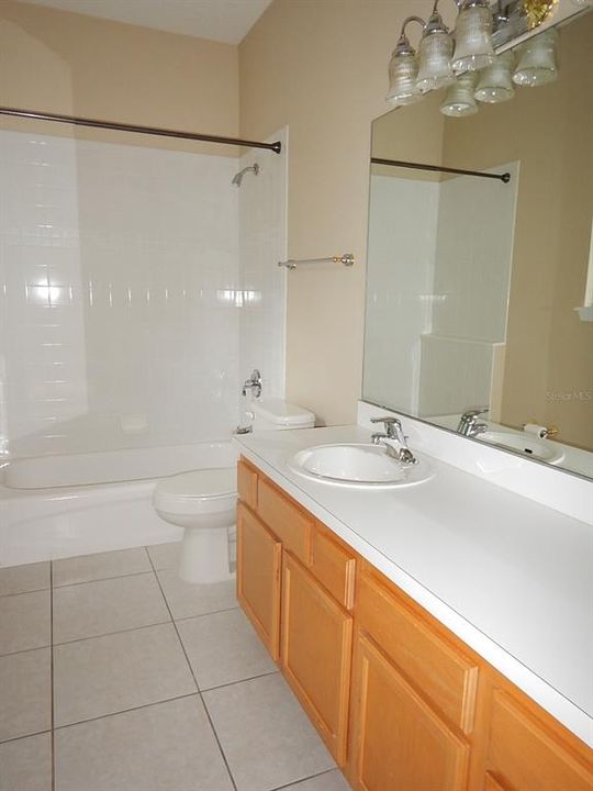 В аренду: $2,200 (2 спален, 2 ванн, 1761 Квадратных фут)