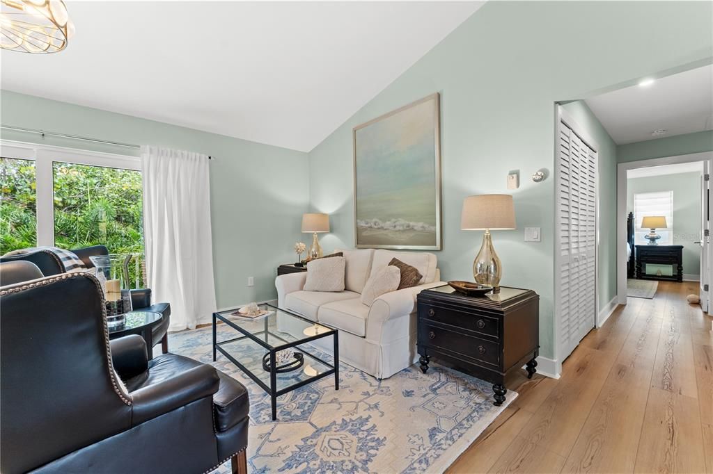 For Sale: $949,000 (2 beds, 2 baths, 1466 Square Feet)
