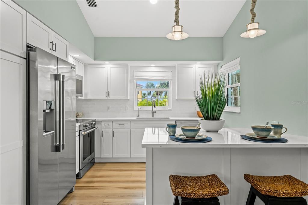 For Sale: $949,000 (2 beds, 2 baths, 1466 Square Feet)