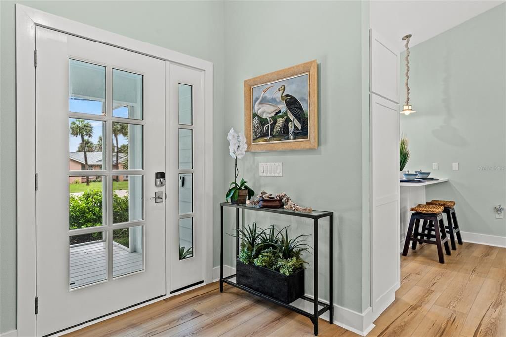 For Sale: $949,000 (2 beds, 2 baths, 1466 Square Feet)