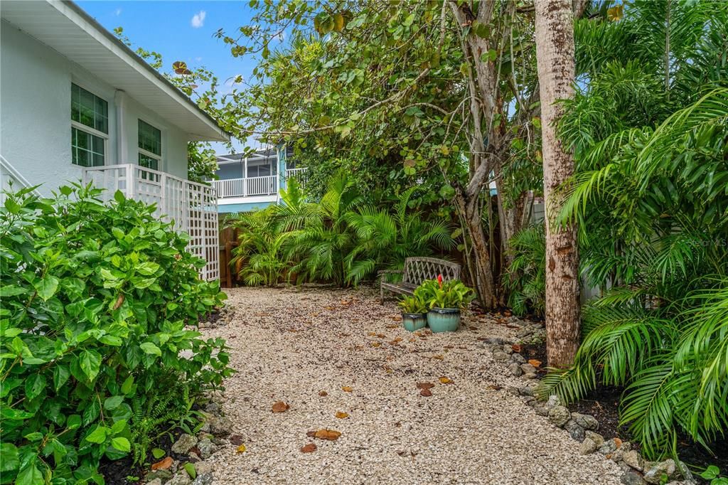 For Sale: $949,000 (2 beds, 2 baths, 1466 Square Feet)