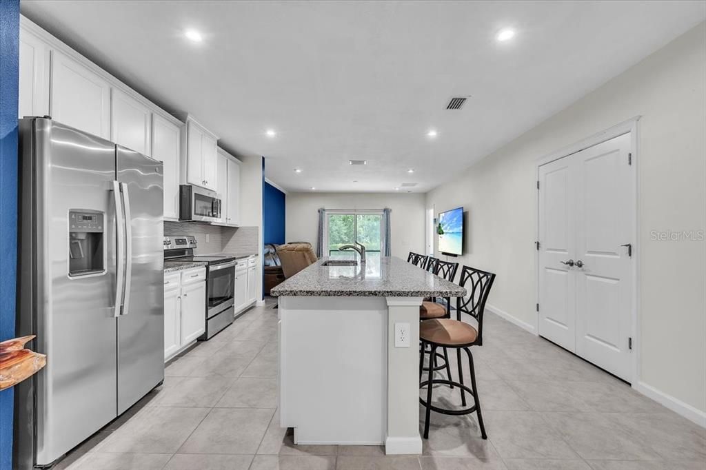For Sale: $265,000 (3 beds, 2 baths, 1496 Square Feet)
