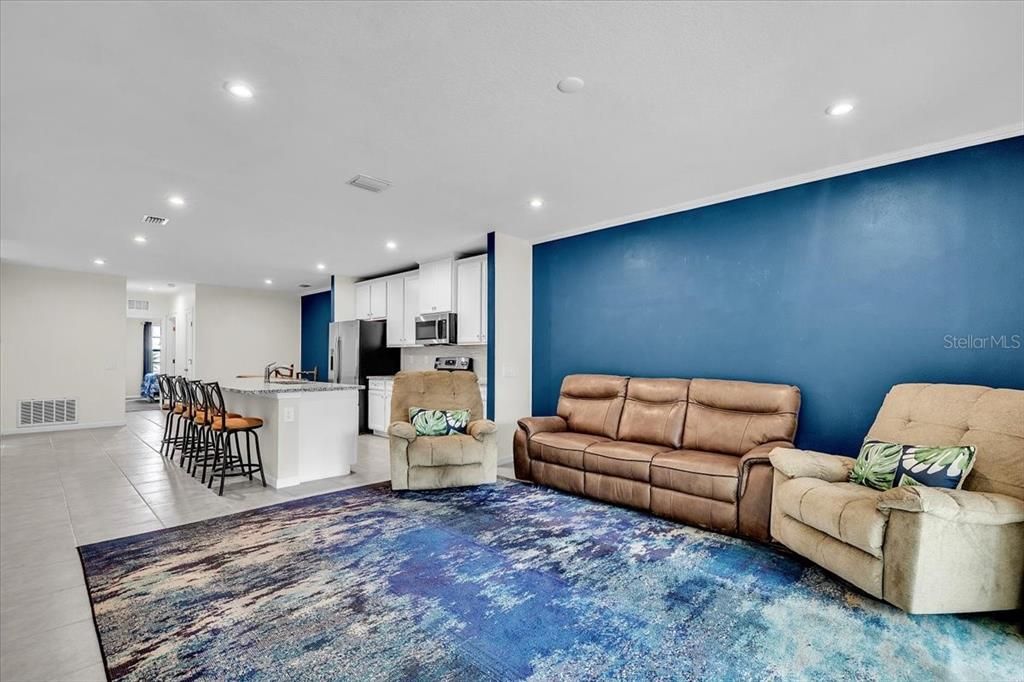 For Sale: $265,000 (3 beds, 2 baths, 1496 Square Feet)