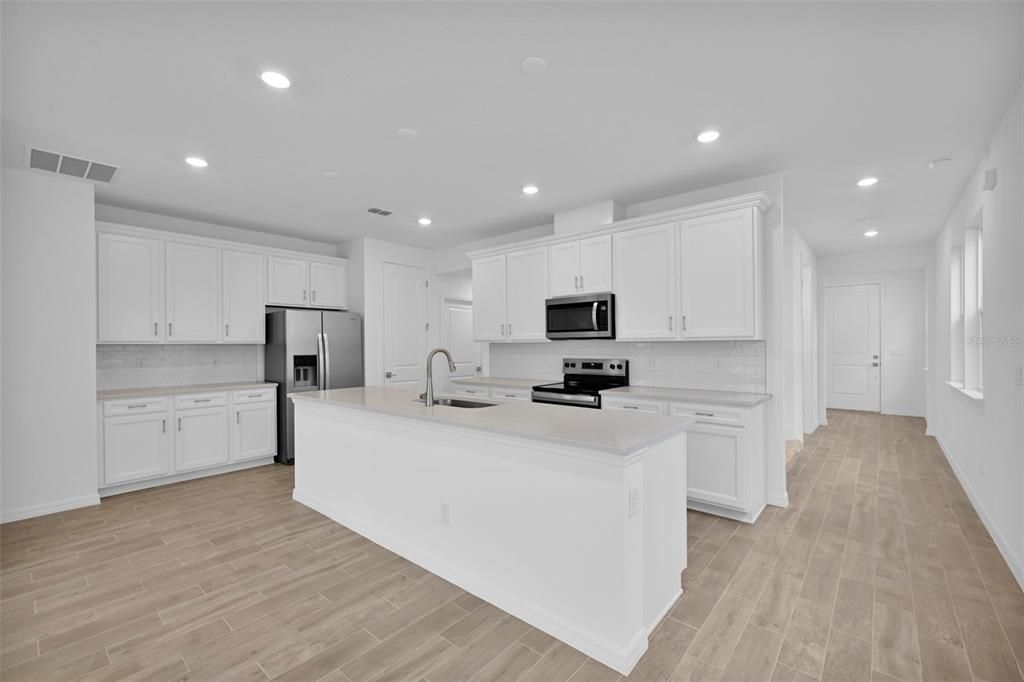 На продажу: $369,000 (3 спален, 2 ванн, 1865 Квадратных фут)