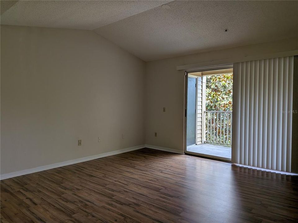 В аренду: $1,950 (3 спален, 2 ванн, 1180 Квадратных фут)