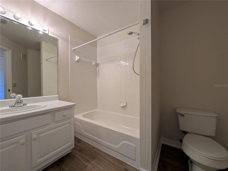 В аренду: $1,950 (3 спален, 2 ванн, 1180 Квадратных фут)