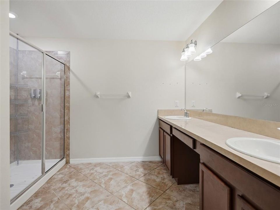 For Sale: $285,000 (3 beds, 2 baths, 1676 Square Feet)