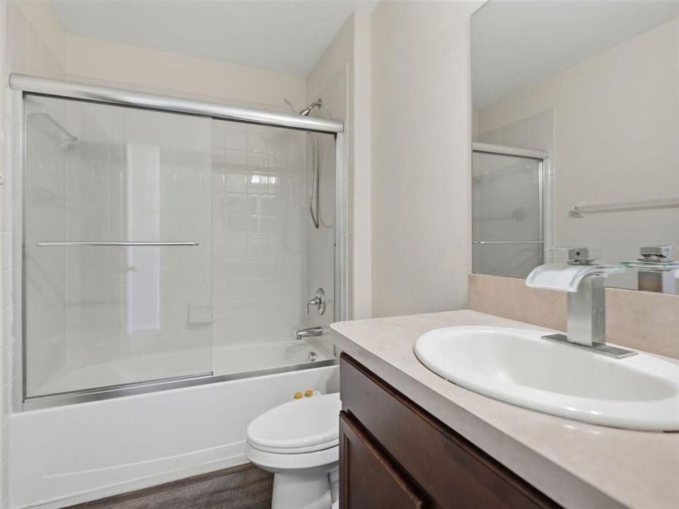 For Sale: $285,000 (3 beds, 2 baths, 1676 Square Feet)