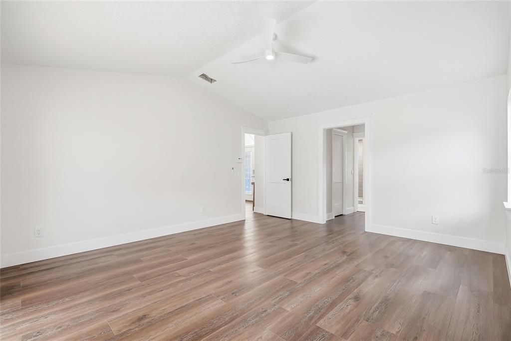 For Sale: $759,900 (5 beds, 3 baths, 3401 Square Feet)