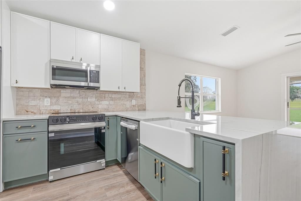 For Sale: $759,900 (5 beds, 3 baths, 3401 Square Feet)