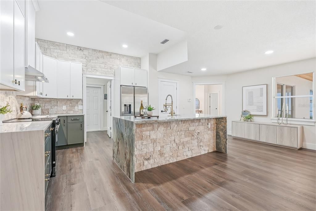 For Sale: $759,900 (5 beds, 3 baths, 3401 Square Feet)