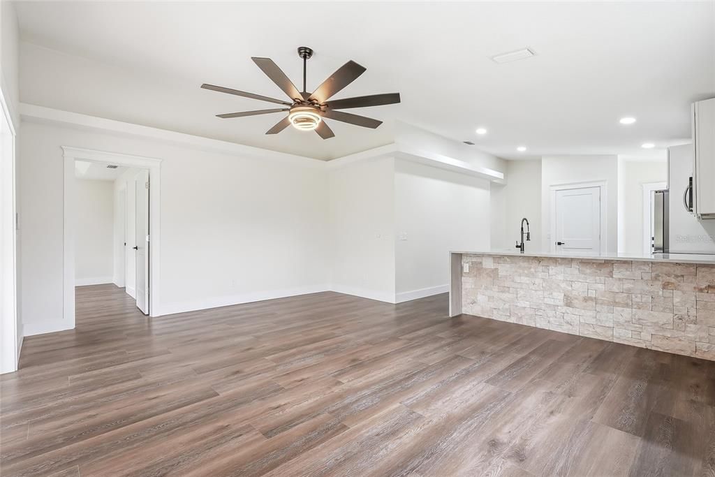 For Sale: $759,900 (5 beds, 3 baths, 3401 Square Feet)