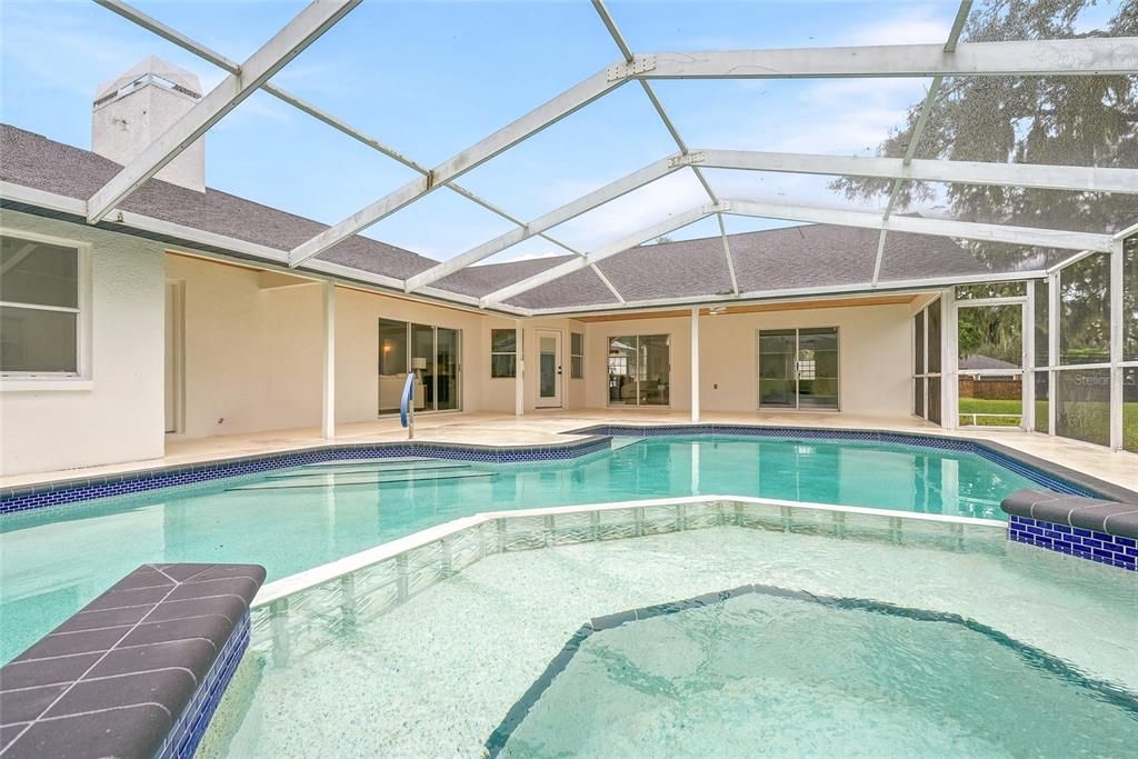 For Sale: $759,900 (5 beds, 3 baths, 3401 Square Feet)