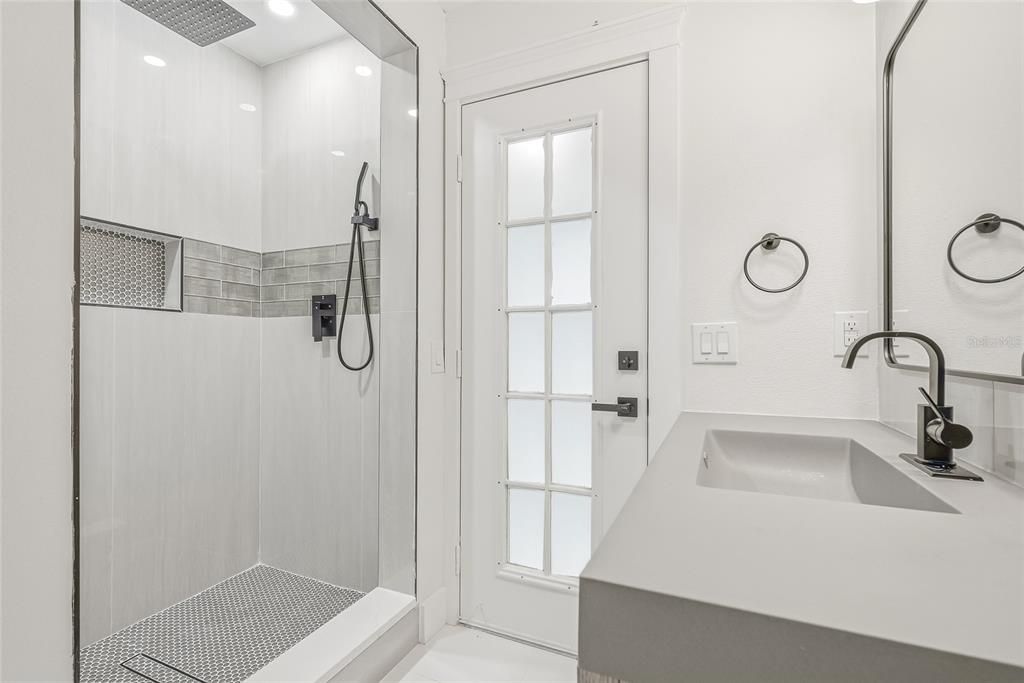 For Sale: $759,900 (5 beds, 3 baths, 3401 Square Feet)