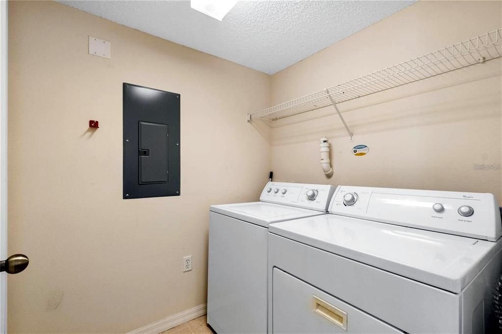 For Sale: $235,000 (3 beds, 2 baths, 1291 Square Feet)