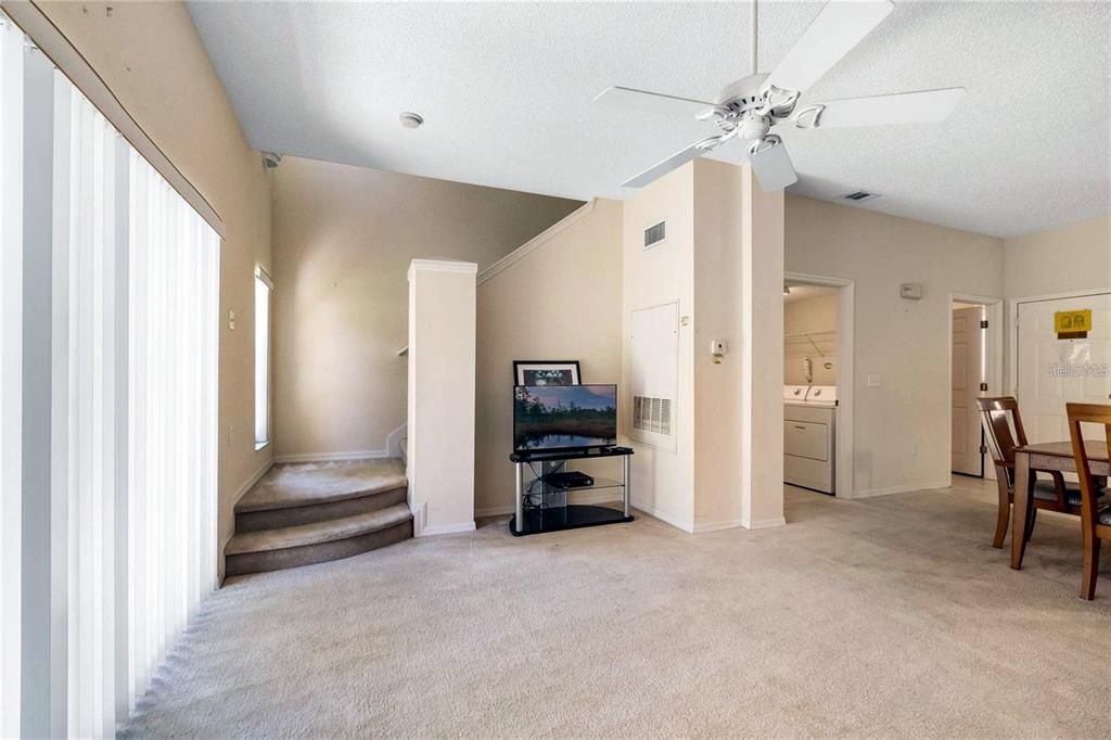 For Sale: $235,000 (3 beds, 2 baths, 1291 Square Feet)