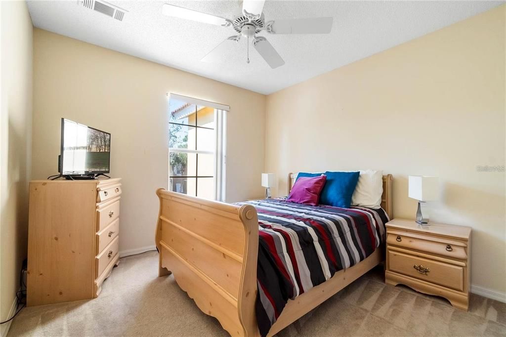 For Sale: $235,000 (3 beds, 2 baths, 1291 Square Feet)