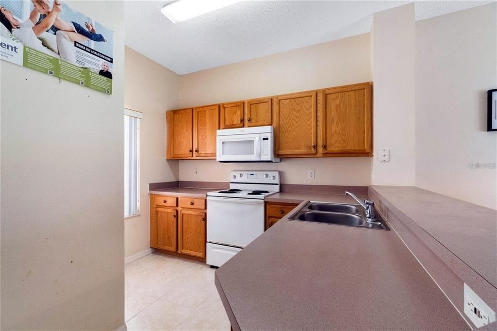 For Sale: $235,000 (3 beds, 2 baths, 1291 Square Feet)