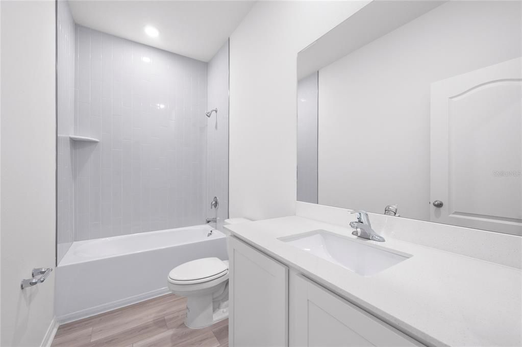 На продажу: $282,900 (3 спален, 2 ванн, 1206 Квадратных фут)