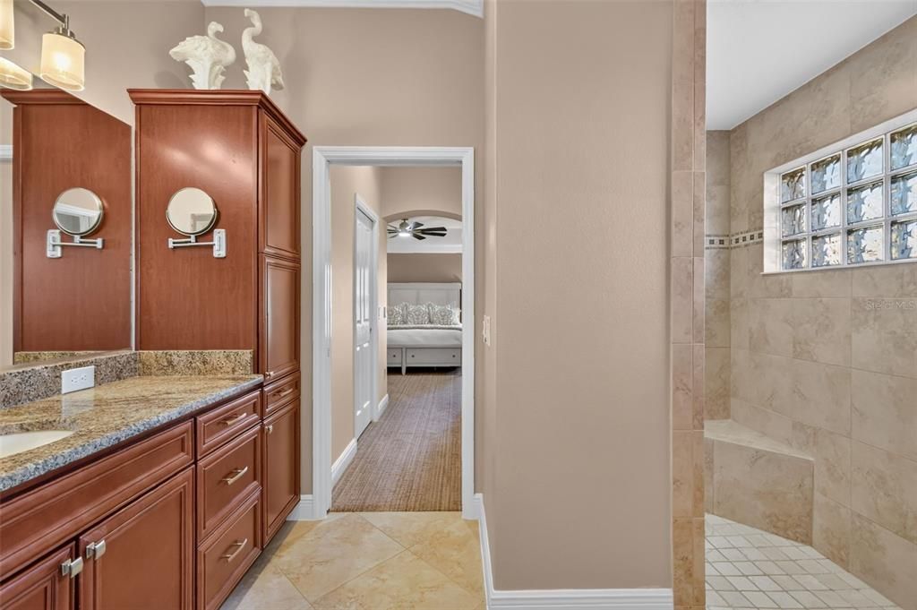 En Venta: $575,000 (3 camas, 2 baños, 2035 Pies cuadrados)