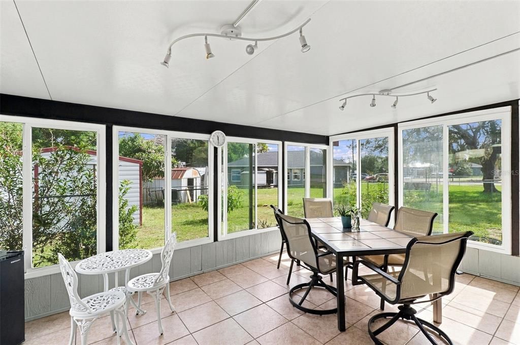En Venta: $319,000 (3 camas, 2 baños, 1605 Pies cuadrados)