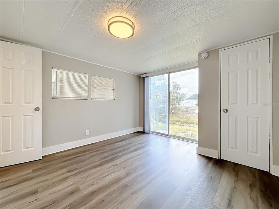 For Sale: $159,900 (3 beds, 2 baths, 960 Square Feet)