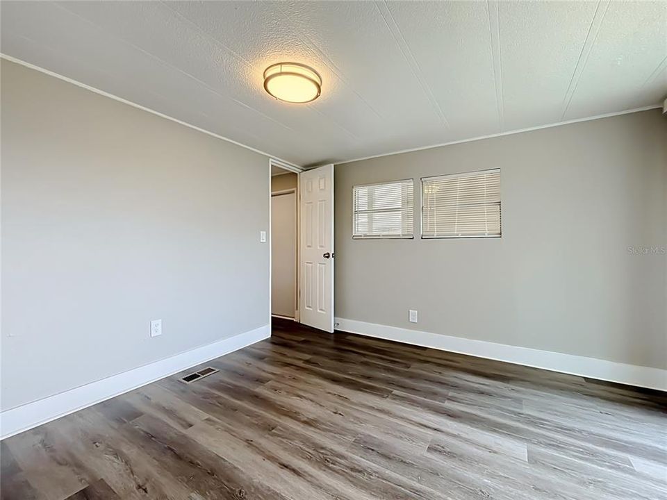For Sale: $159,900 (3 beds, 2 baths, 960 Square Feet)