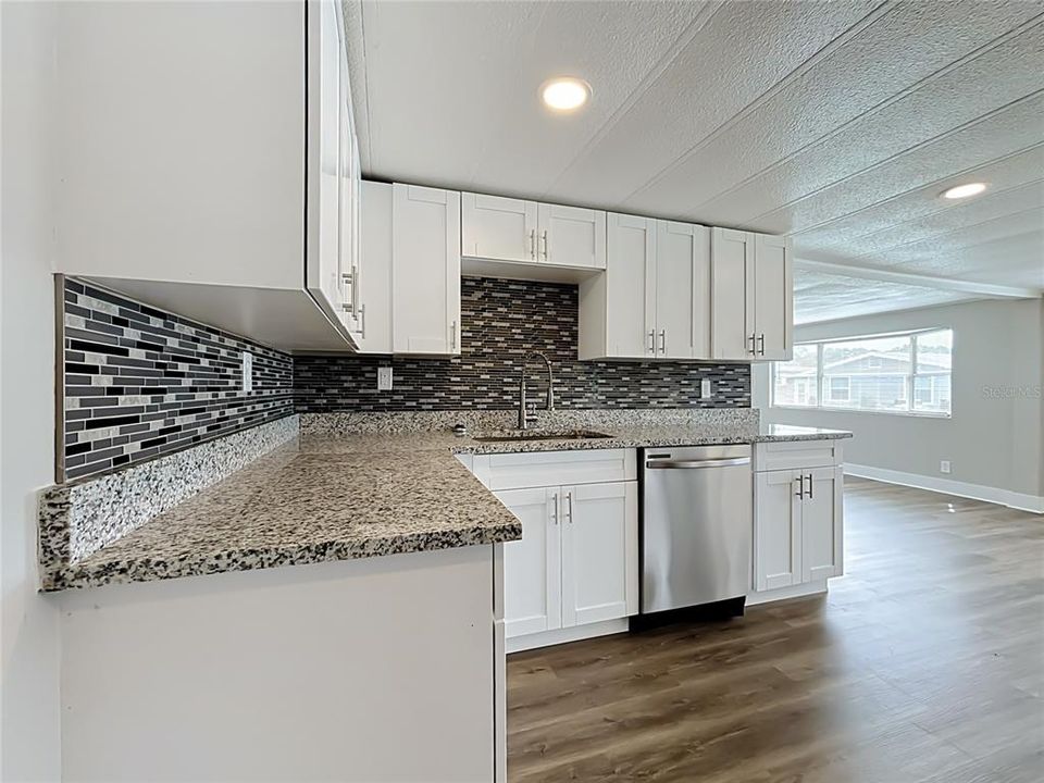 For Sale: $159,900 (3 beds, 2 baths, 960 Square Feet)