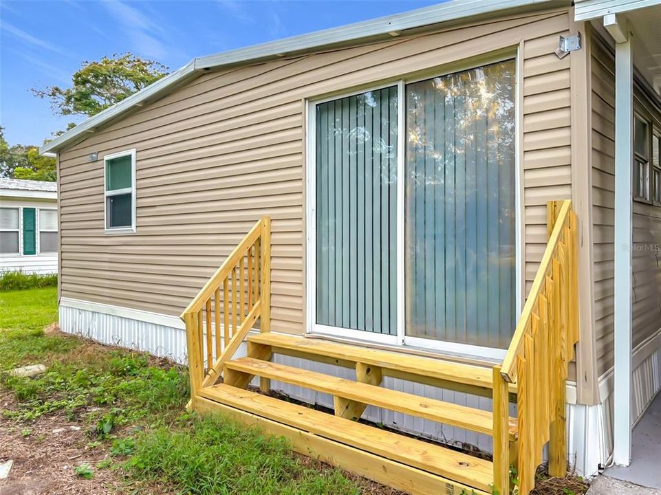 For Sale: $159,900 (3 beds, 2 baths, 960 Square Feet)