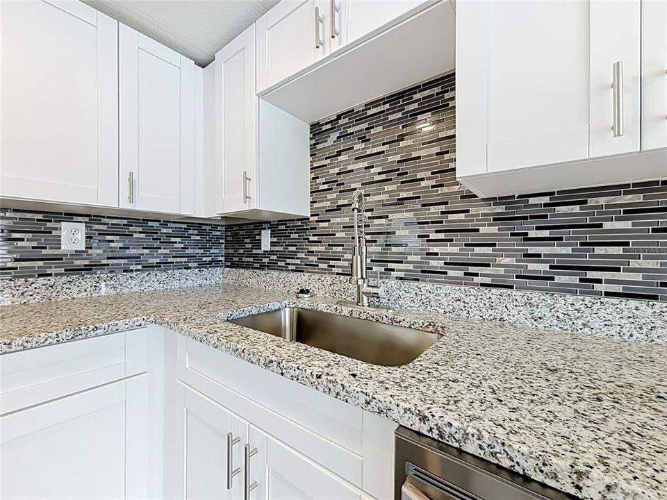 For Sale: $159,900 (3 beds, 2 baths, 960 Square Feet)