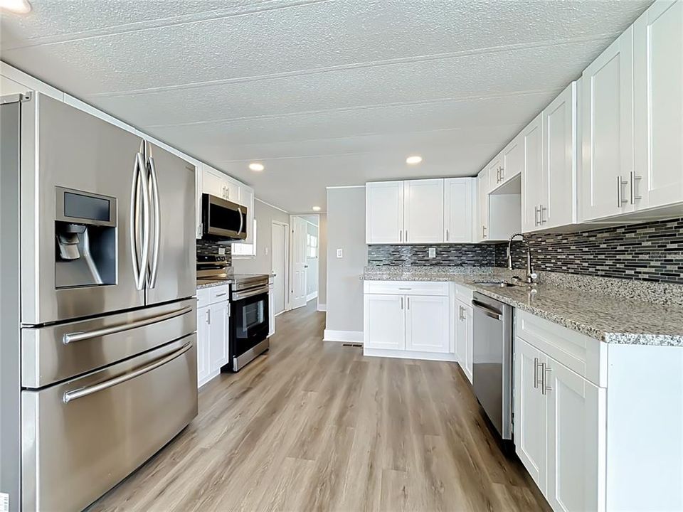 For Sale: $159,900 (3 beds, 2 baths, 960 Square Feet)