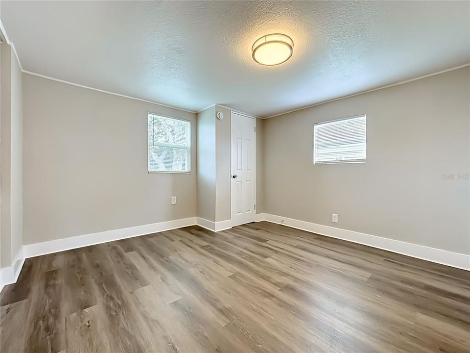 For Sale: $159,900 (3 beds, 2 baths, 960 Square Feet)