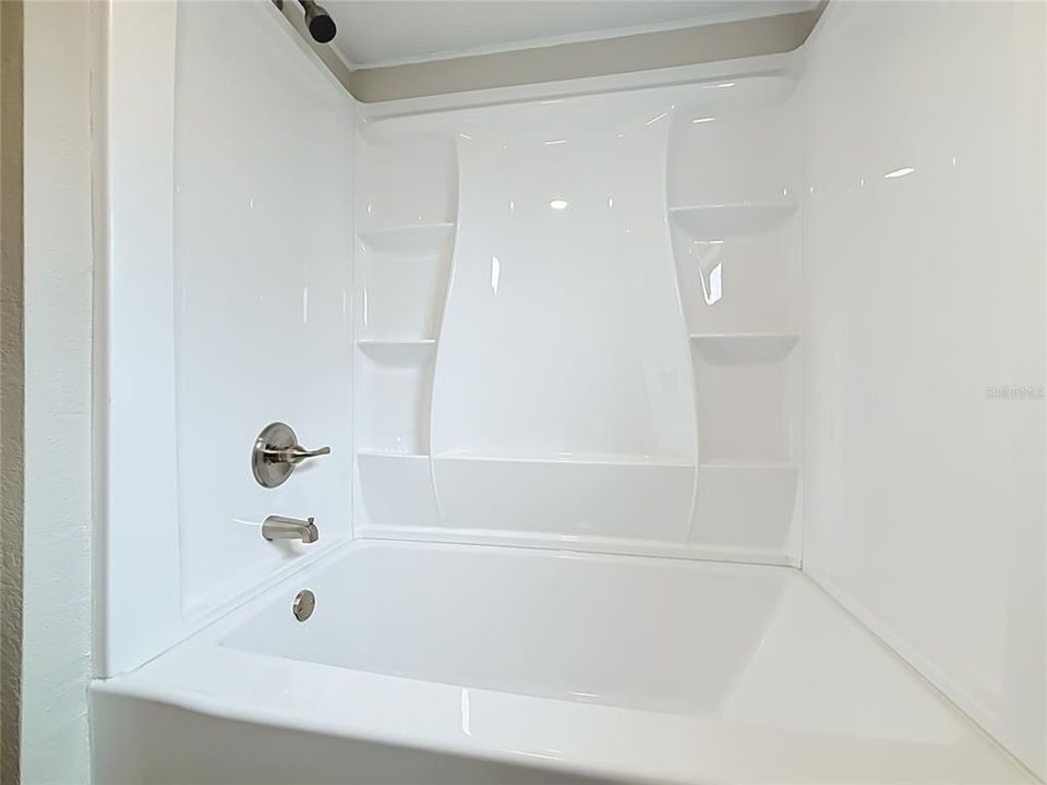 For Sale: $159,900 (3 beds, 2 baths, 960 Square Feet)