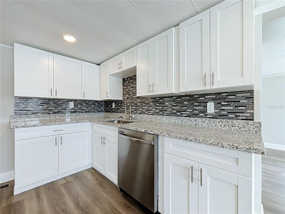 For Sale: $159,900 (3 beds, 2 baths, 960 Square Feet)